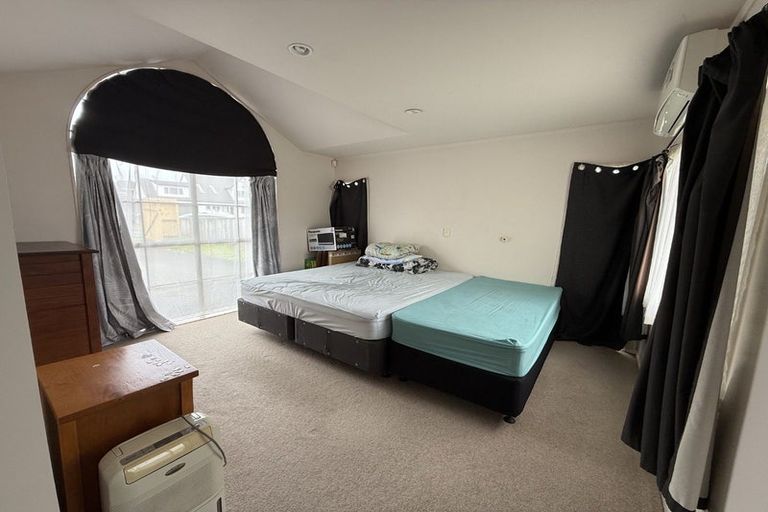 Photo of property in 1a Picasso Drive, West Harbour, Auckland, 0618