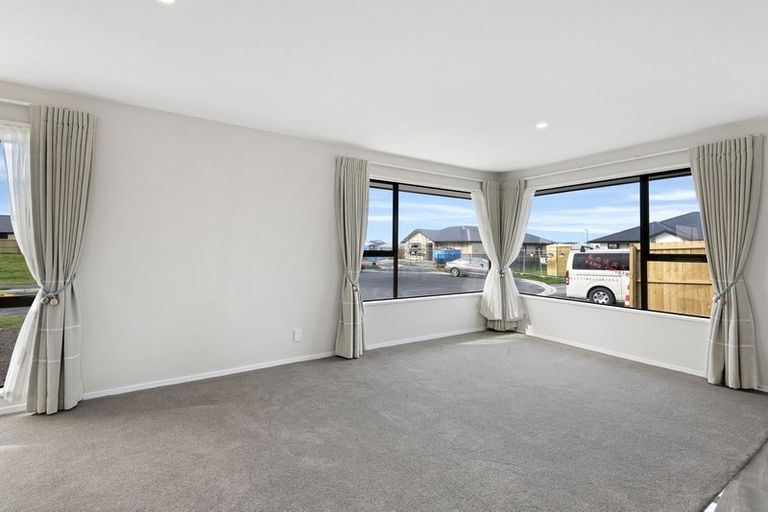 Photo of property in 4 Dianthus Place, Browns Bay, Auckland, 0630