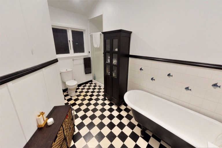 Photo of property in 556a Queen Street East, Levin, 5510