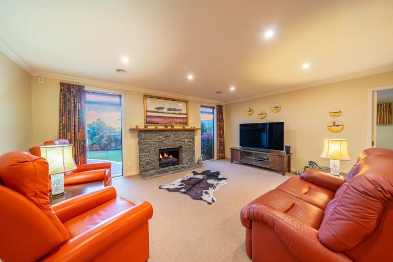 Photo of property in 9 Marua Palm Grove, Timberlea, Upper Hutt, 5018