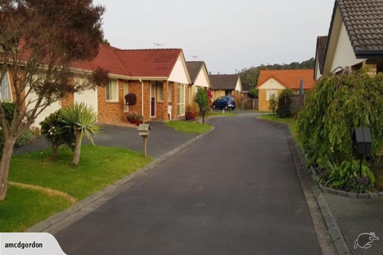 Photo of property in 3/262 Centreway Road, Orewa, 0931