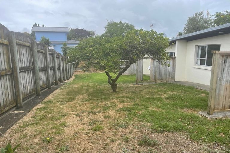Photo of property in 2/21a Landscape Road, Papatoetoe, Auckland, 2025