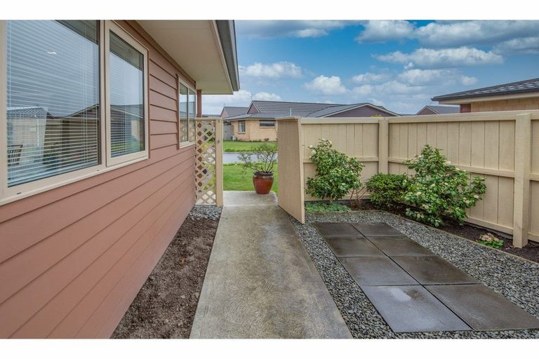 Photo of property in 3 Reeves Road, Rangiora, 7400