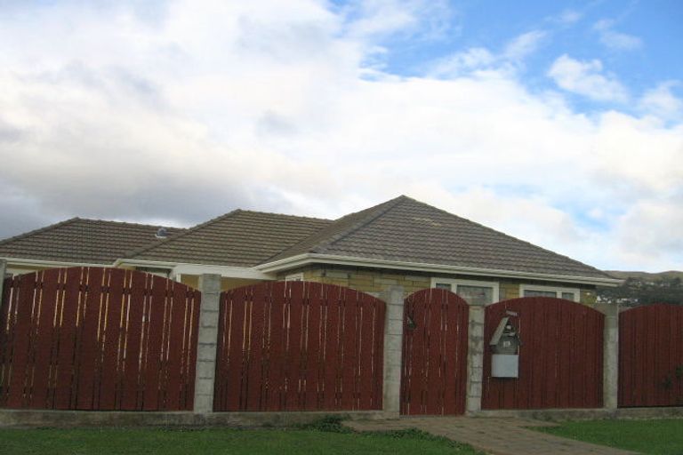 Photo of property in 32 Beauchamp Street, Tawa, Wellington, 5028