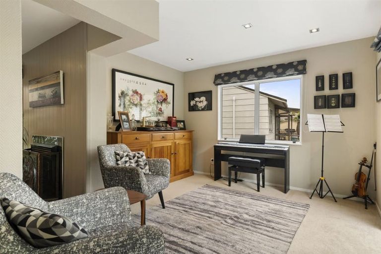 Photo of property in 3 Augusta Place, Forrest Hill, Auckland, 0620