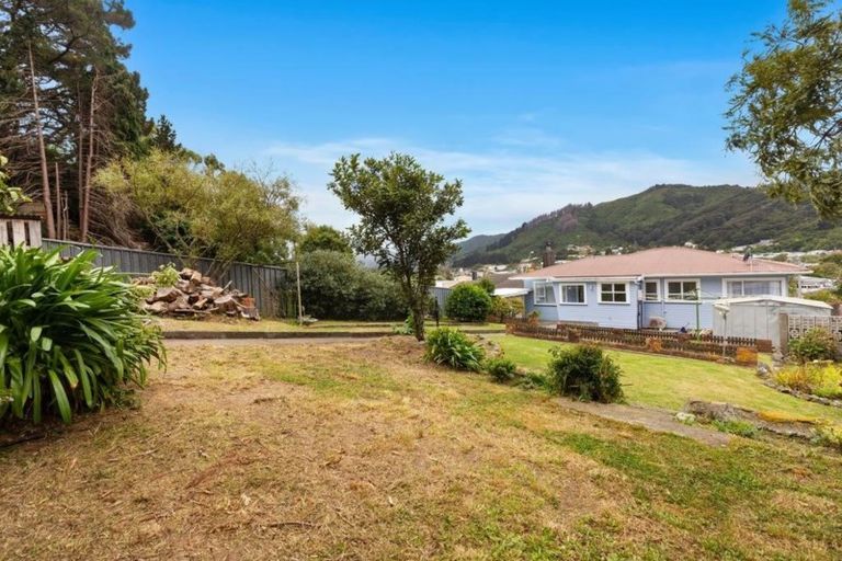 Photo of property in 30 Main Road, Wainuiomata, Lower Hutt, 5014