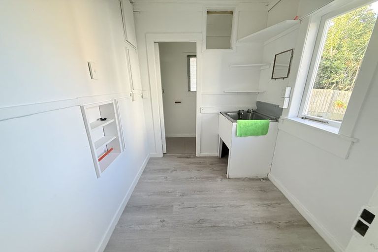 Photo of property in 76 Browns Bay Road, Rothesay Bay, Auckland, 0630