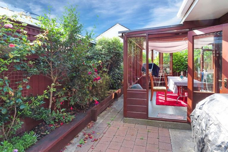 Photo of property in 39a Birdwood Road, Waterloo, Lower Hutt, 5011