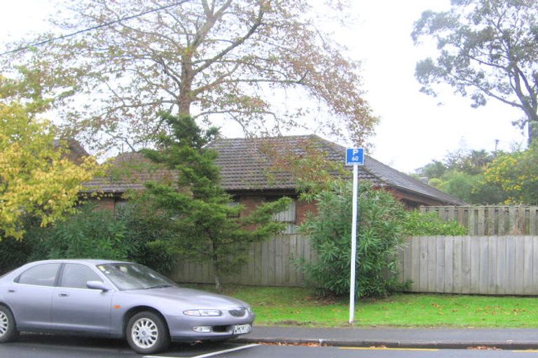 Photo of property in 1/1 Penzance Road, Mairangi Bay, Auckland, 0630