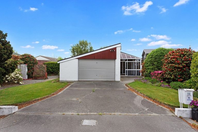 Photo of property in 76 Grimseys Road, Redwood, Christchurch, 8051