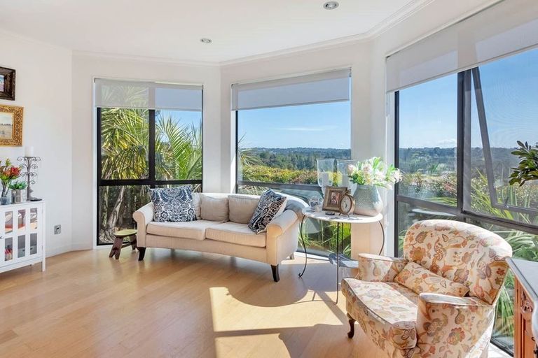 Photo of property in 2 Viridian Lane, Greenhithe, Auckland, 0632