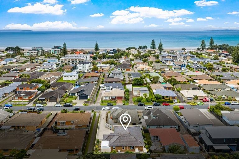Photo of property in 26b Edward Avenue, Orewa, 0931