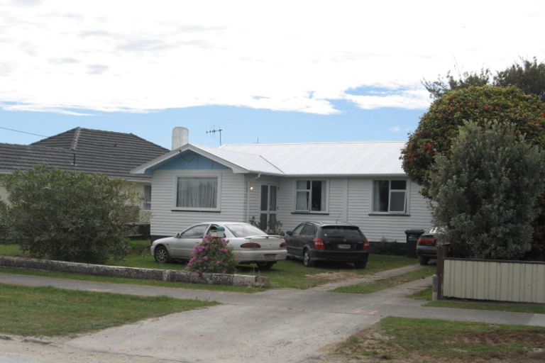 Photo of property in 37 Selwyn Crescent, College Estate, Whanganui, 4500