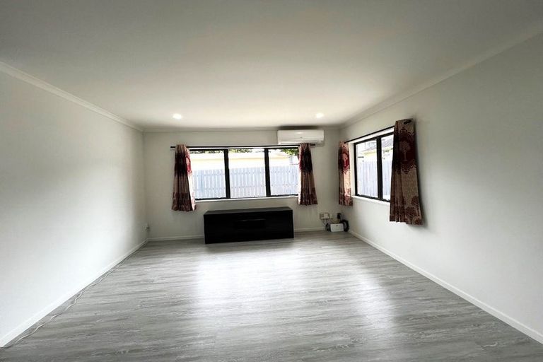 Photo of property in 5a Lloyd Avenue, Papatoetoe, Auckland, 2025