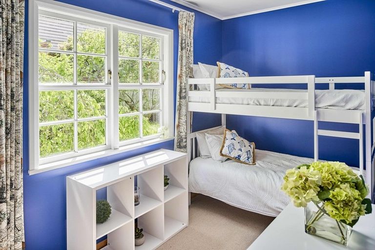 Photo of property in 20 Airlie Road, Plimmerton, Porirua, 5026