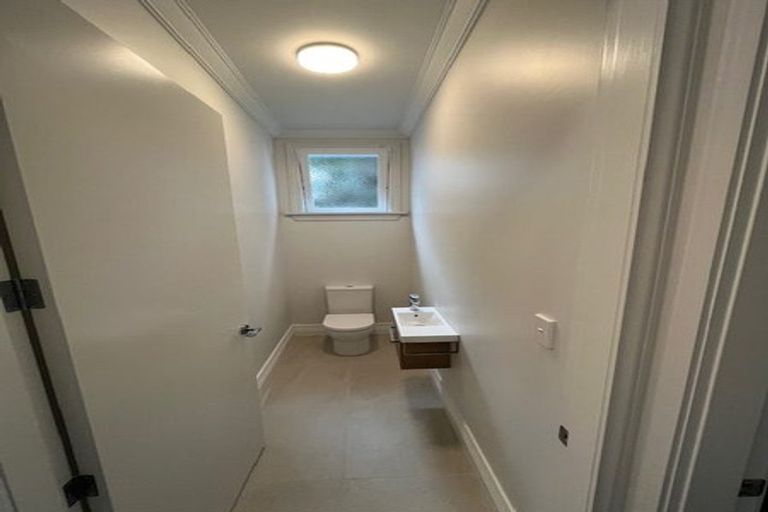 Photo of property in 18 Portland Crescent, Thorndon, Wellington, 6011