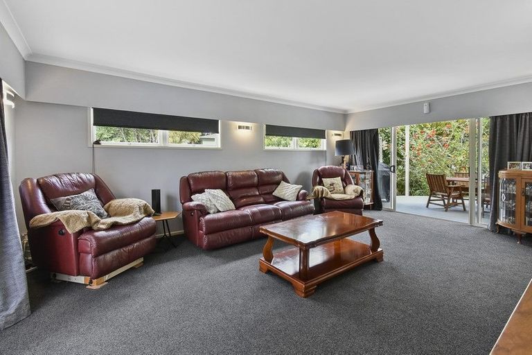 Photo of property in 11 Iorangi Place, Hillpark, Auckland, 2102