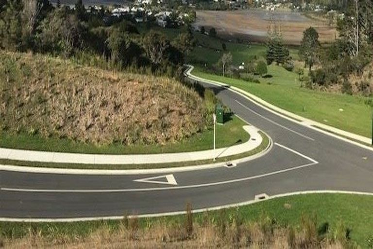 Photo of property in 18 Azimuth Road, Tairua, 3508