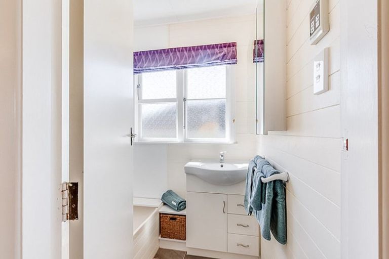 Photo of property in 78 Chester Road, Tawa, Wellington, 5028