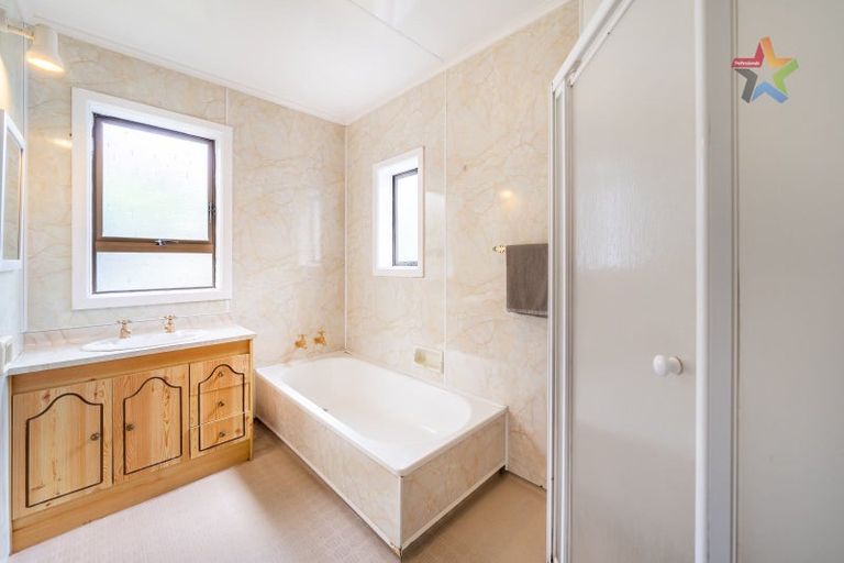 Photo of property in 61 Riverside Drive, Waiwhetu, Lower Hutt, 5010