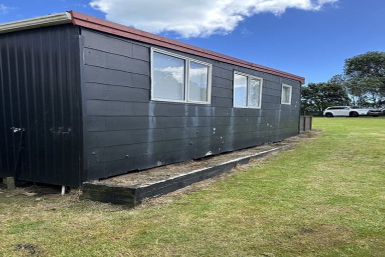 Photo of property in 1 First Avenue, Urenui, 4377