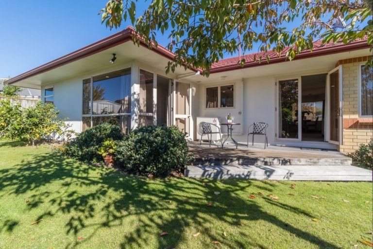Photo of property in 4 Kingsgate Row, Havelock North, 4130