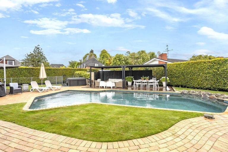 Photo of property in 1/253 Memorial Avenue, Burnside, Christchurch, 8053