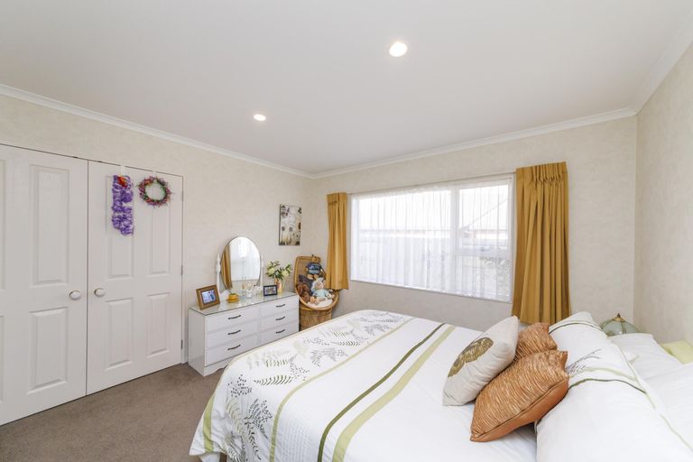 Photo of property in 44 Peter Hall Drive, Kelvin Grove, Palmerston North, 4414