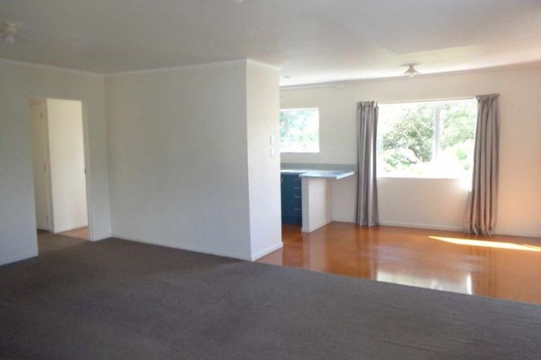 Photo of property in 1/11 Mona Vale, West Harbour, Auckland, 0618