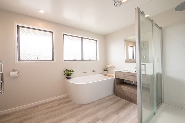 Photo of property in 92 Henley Street, Westport, 7825