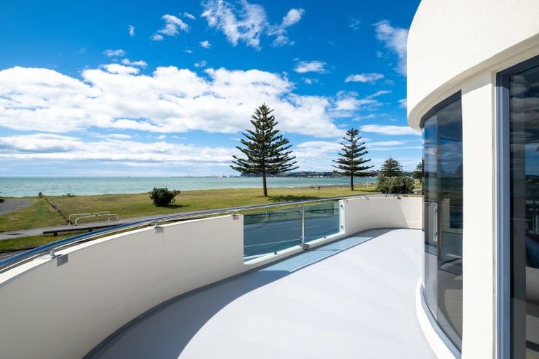 Photo of property in 24 The Esplanade, Westshore, Napier, 4110