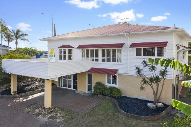 Photo of property in 17 The Terrace, Takapuna, Auckland, 0622