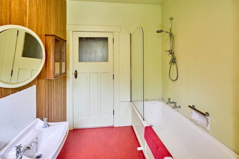 Photo of property in 77 Old Karori Road, Karori, Wellington, 6012