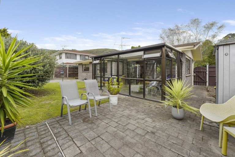 Photo of property in 35 Waddington Drive, Naenae, Lower Hutt, 5011