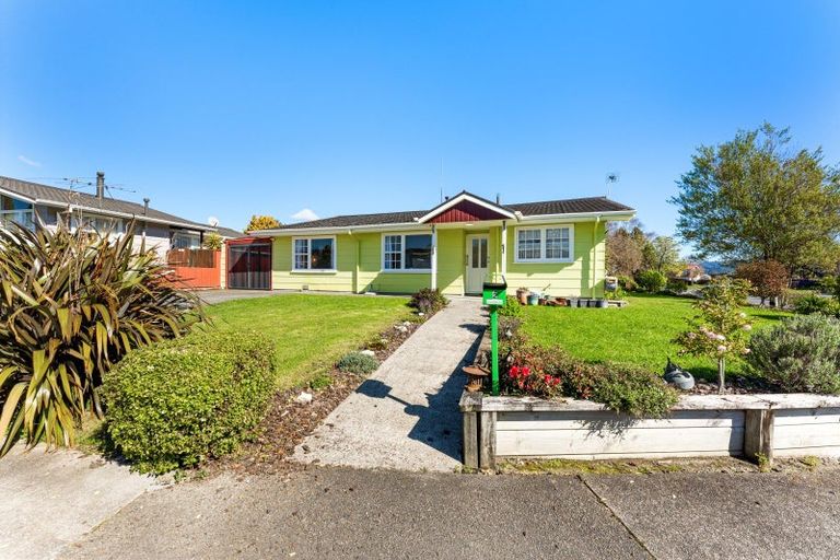 Photo of property in 2 Akron Grove, Totara Park, Upper Hutt, 5018