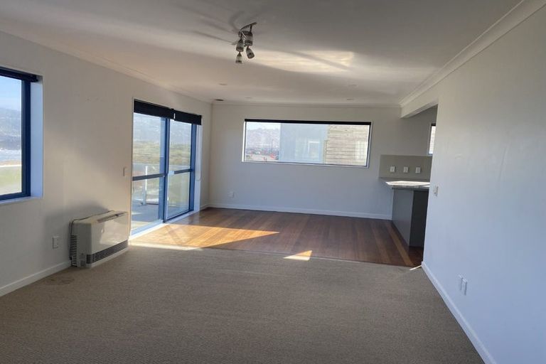 Photo of property in 39 Moa Point Road, Moa Point, Wellington, 6022
