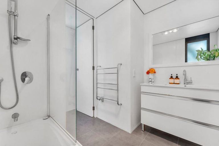 Photo of property in 3/58 Birkdale Road, Birkdale, Auckland, 0626