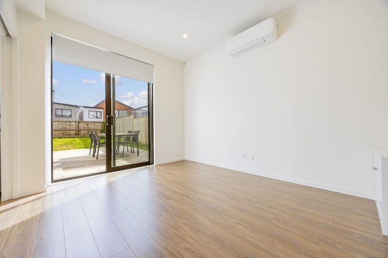 Photo of property in 27 Coast Garden Drive, Hobsonville, Auckland, 0616