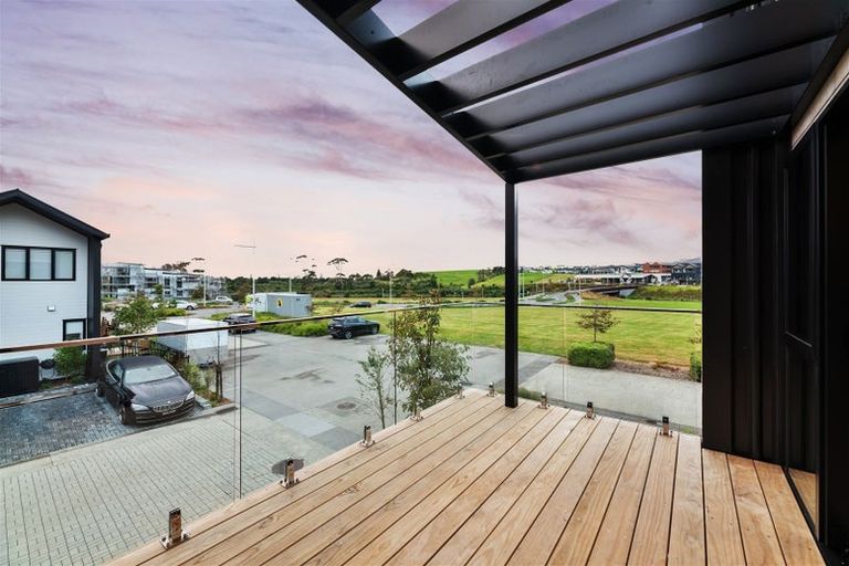 Photo of property in 12a Tikati Rise, Long Bay, Auckland, 0630