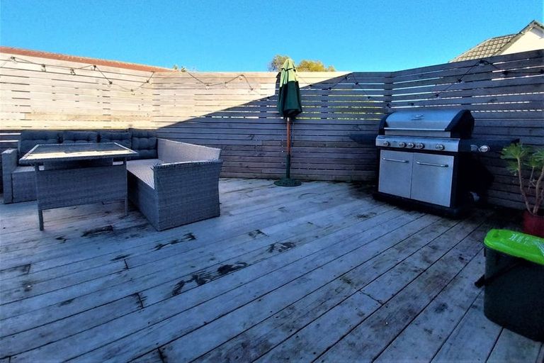 Photo of property in 3 Ambler Avenue, Glen Eden, Auckland, 0602