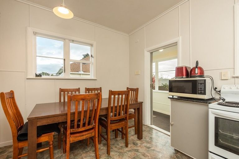 Photo of property in 43 Aotaki Street, Otaki, 5512