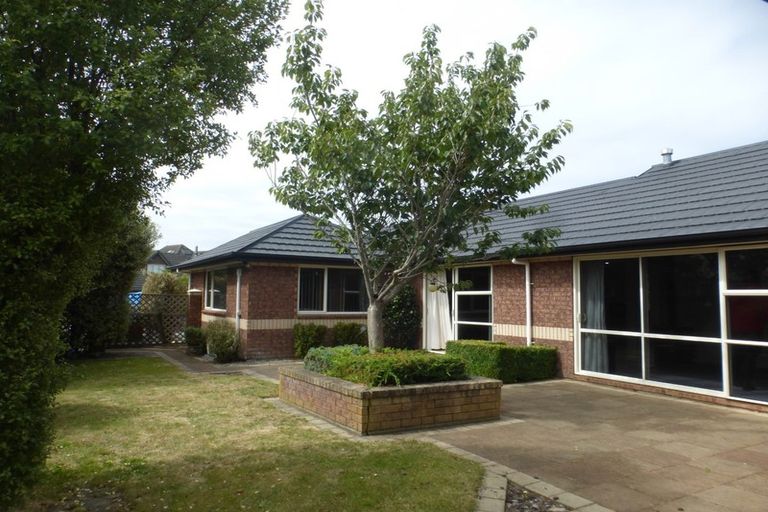 Photo of property in 9 Courtfield Close, Parklands, Christchurch, 8083