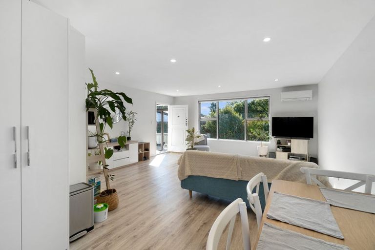 Photo of property in 1/86 Avonhead Road, Avonhead, Christchurch, 8042