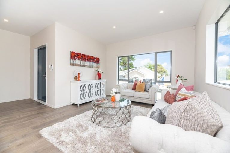 Photo of property in 1 Tarara Lane, Kumeu, 0810