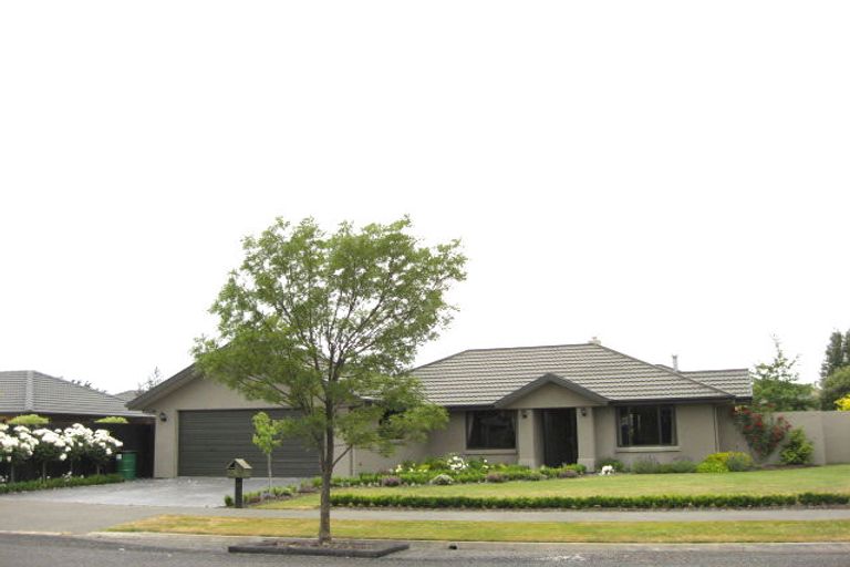 Photo of property in 3 Amoka Crescent, Parklands, Christchurch, 8083