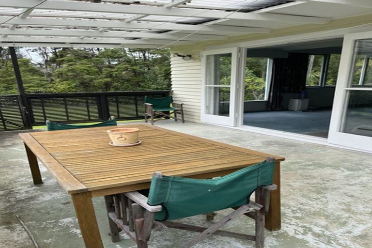 Photo of property in 1/195 Godley Road, Titirangi, Auckland, 0604