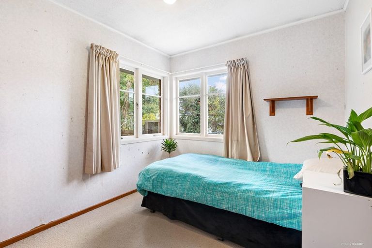 Photo of property in 26 Vodanovich Road, Te Atatu South, Auckland, 0610