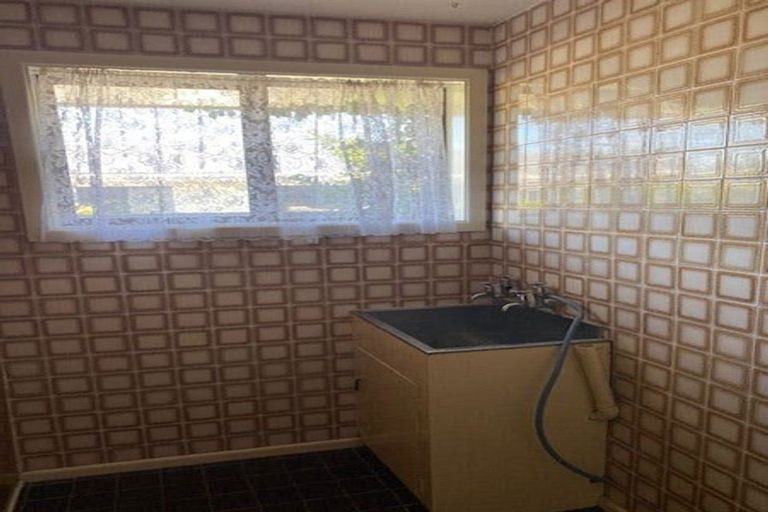 Photo of property in 61 Denise Crescent, Hornby, Christchurch, 8042