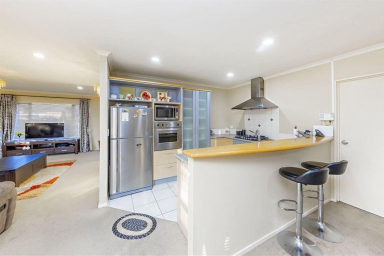 Photo of property in 12 Ironstone Place, Randwick Park, Auckland, 2105