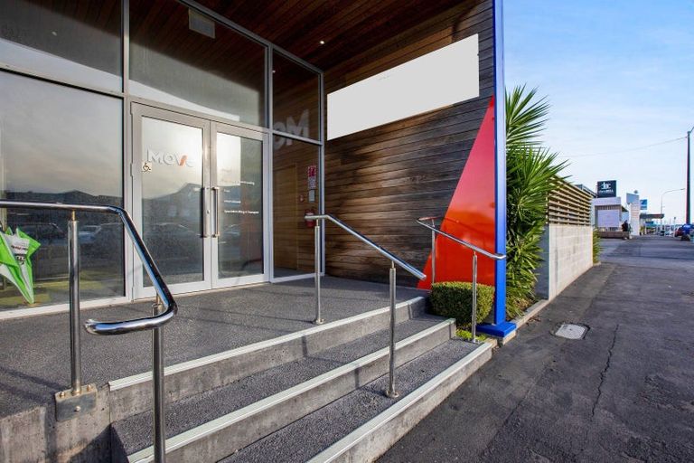 Photo of property in 330 Devon Street West, New Plymouth, 4310